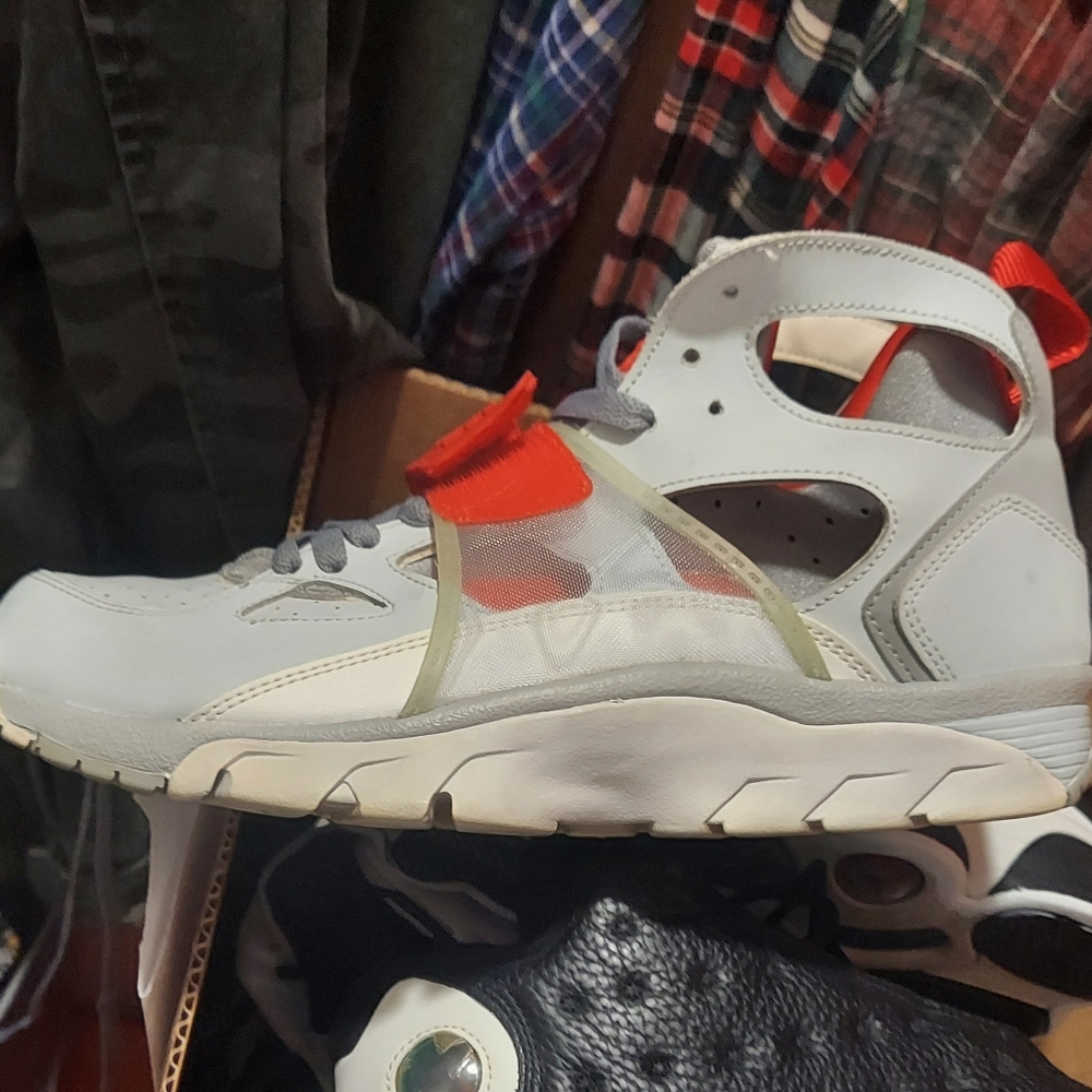 2014 Nike air Trainer Huarache "Bo Jackson" size 10.5, Good condition